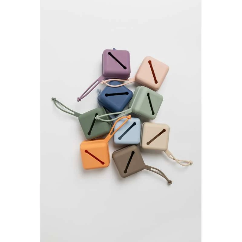 Prémium vízálló BIBS Accessories Pacifier Case - Silikone - Sutteboks m. Plads til 3 Sutter - Dark Oak