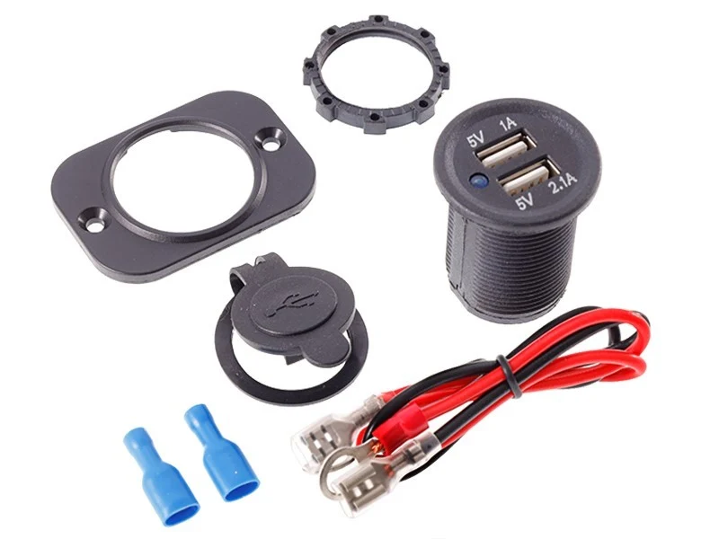 Beépített töltő 2x USB 3.1A, 12/24V