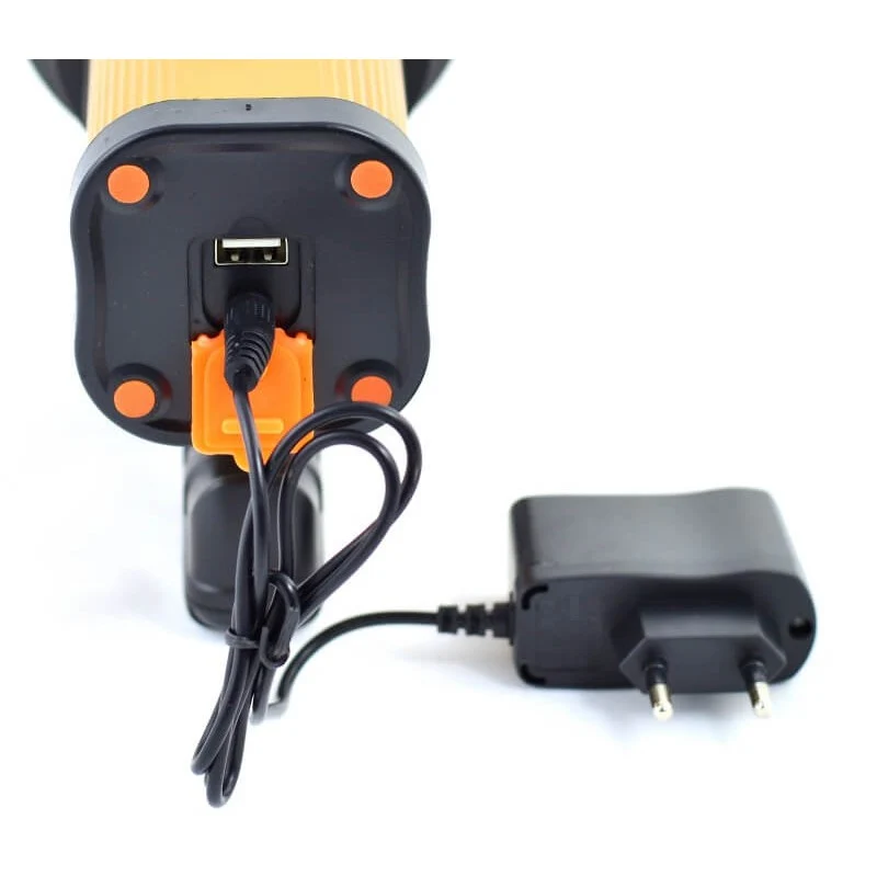 Zseblámpa LED-del és TD-T8-3000 elemmel