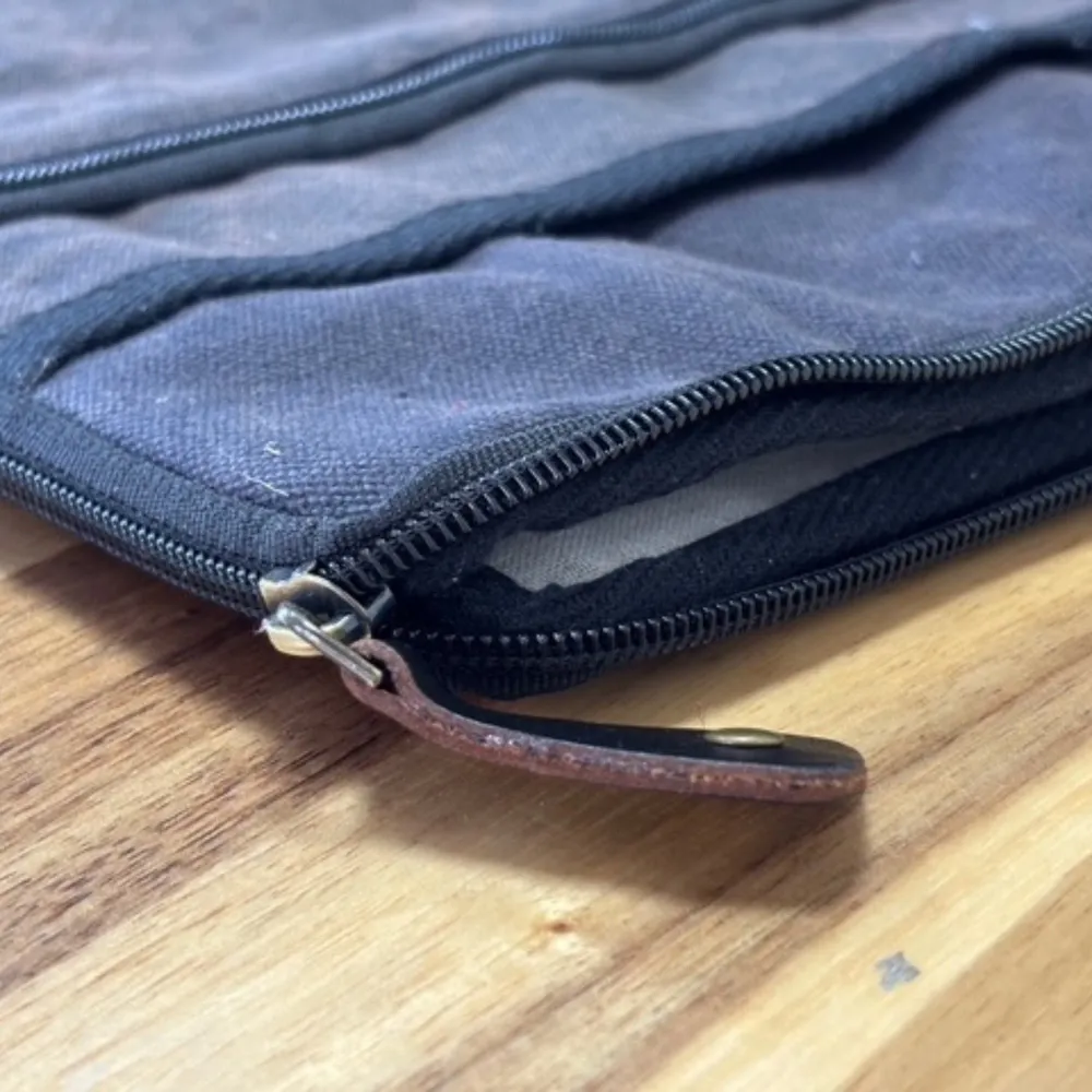 Laptop tok oldalzsebbel, szénkőmosott pamut